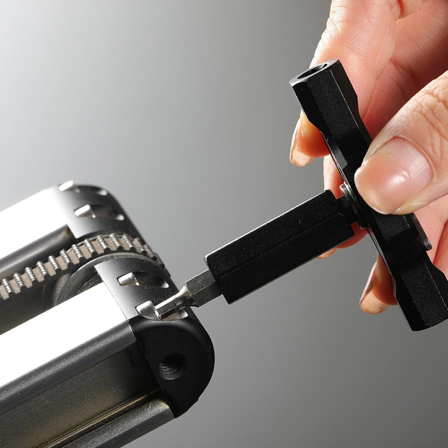 24 in 1 Magnetic Ratchet Screwdriver Bit Set, Multi Bit Tool Kit with Cr Mo Alloy Bits Magnetic Drive 58 Tooth Ratchet Handle for Electronics Furniture Repair More