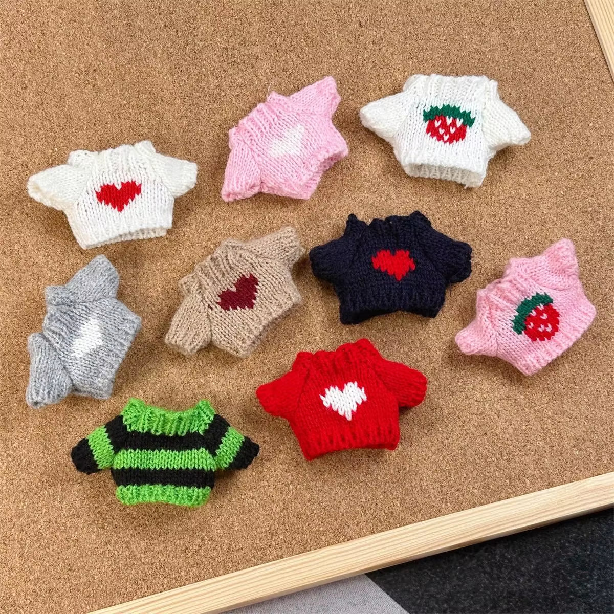 Adorable Strawberry Love Winter Sweater for 17cm Labubu Dolls - Perfect Gift for Kids!