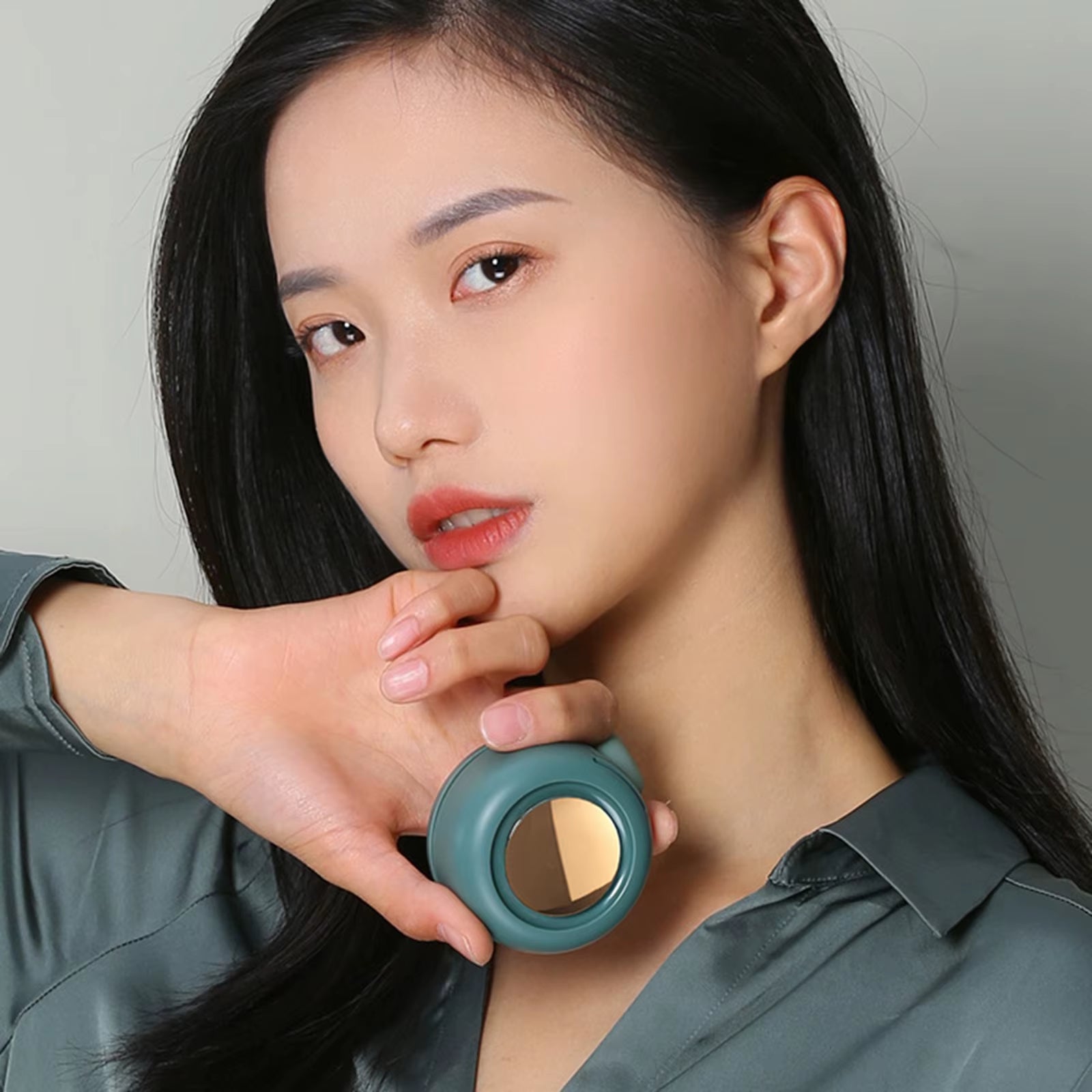 Handheld Neck Neck Mini Fan Portable Neck Fan Neck Cooler Clip Fan Mini Fan Neck Fan USB Rechargeable Hands Free Electric